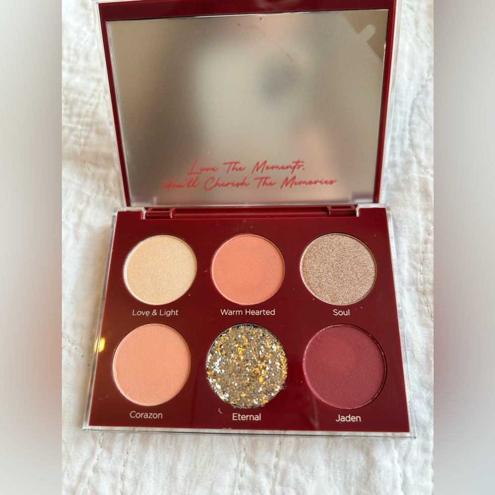 Brand new Christine Dominique eye shadow palette
